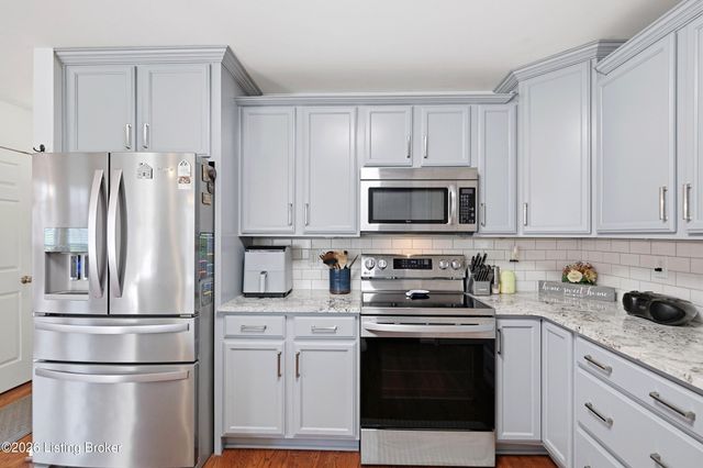 6505 Keeling Park Dr, Louisville, KY 40291