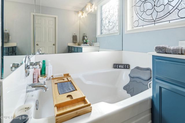 6505 Keeling Park Dr, Louisville, KY 40291