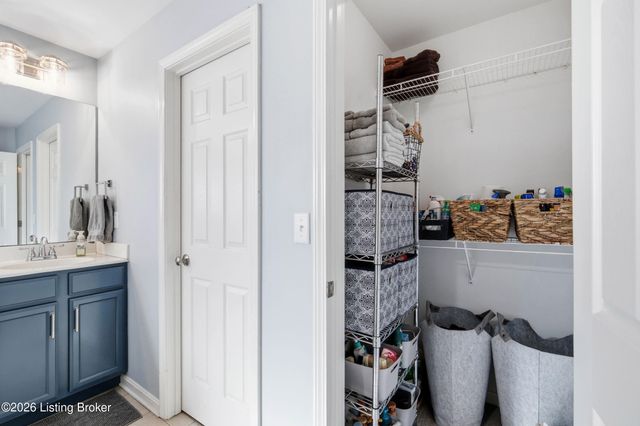 6505 Keeling Park Dr, Louisville, KY 40291