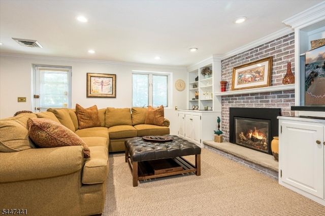 107 Gaynor Pl, Glen Rock Boro, NJ 07452