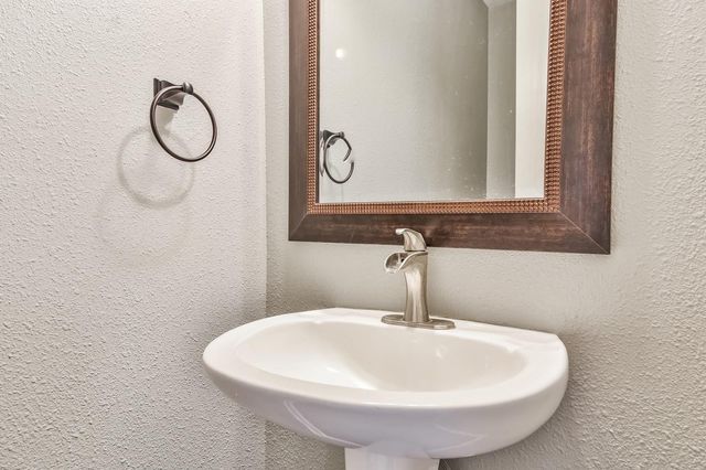 6122 Spanish Oak Drive, Pasadena, TX 77505