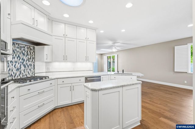 1857 Webster Dr SE, Salem, OR 97302