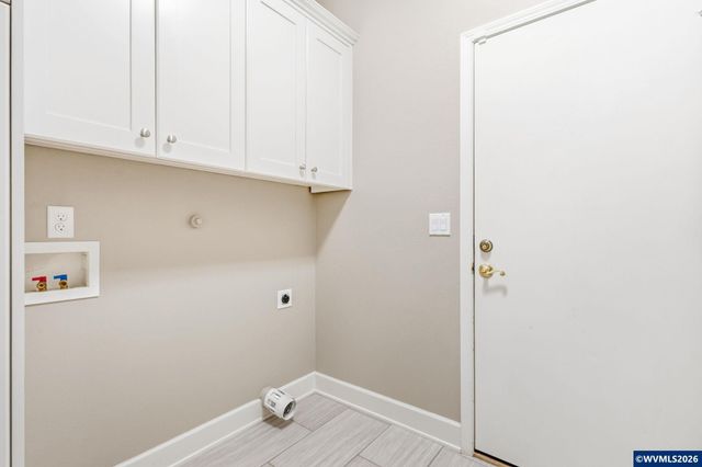 1857 Webster Dr SE, Salem, OR 97302