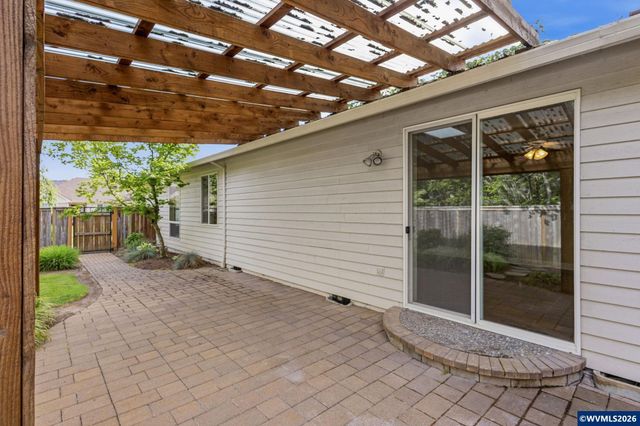 1857 Webster Dr SE, Salem, OR 97302
