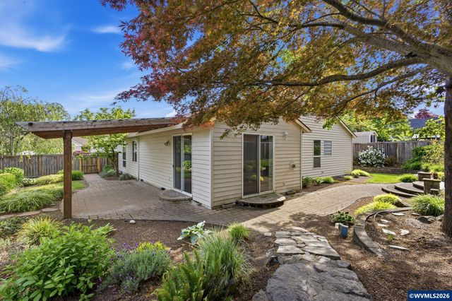 1857 Webster Dr SE, Salem, OR 97302
