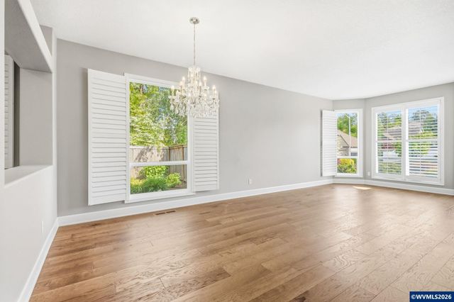 1857 Webster Dr SE, Salem, OR 97302