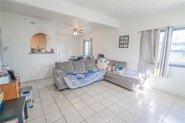 835 E Avenue Q, Palmdale, CA 93550