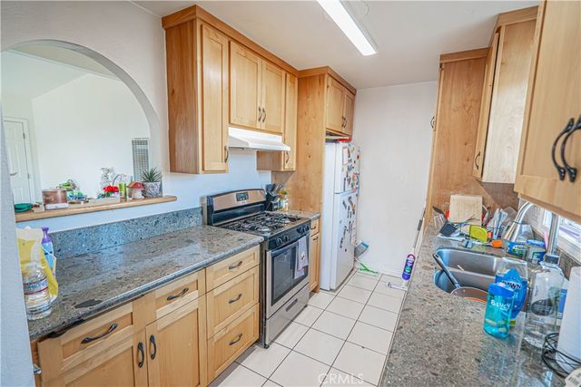 835 E Avenue Q, Palmdale, CA 93550