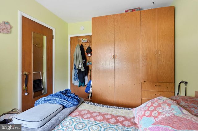 318 N WARWICK RD, Lawnside, NJ 08045