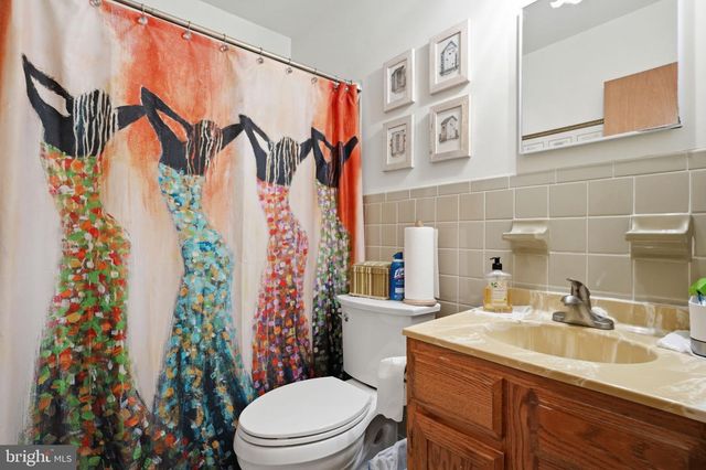 318 N WARWICK RD, Lawnside, NJ 08045