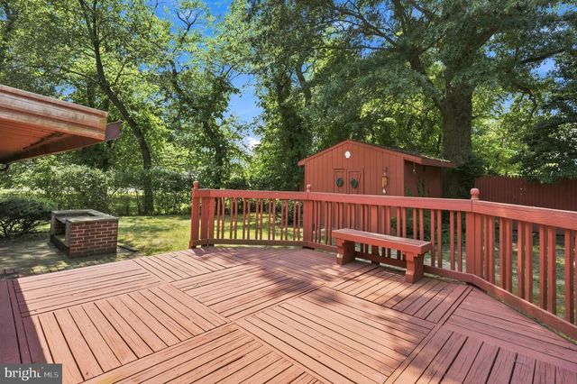 318 N WARWICK RD, Lawnside, NJ 08045