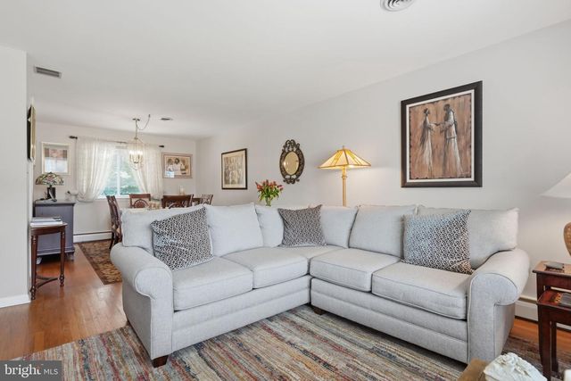 318 N WARWICK RD, Lawnside, NJ 08045