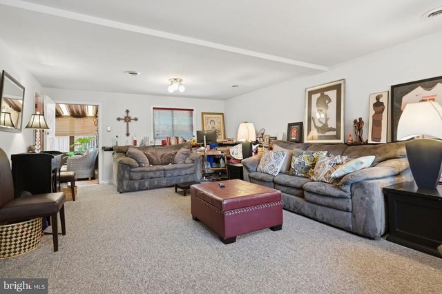 318 N WARWICK RD, Lawnside, NJ 08045