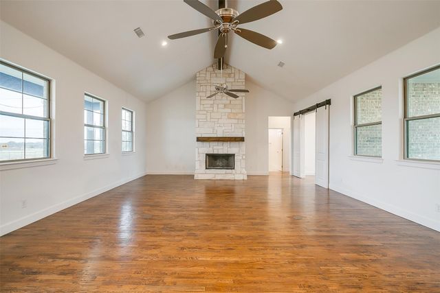 101 Consolation Drive, Millsap, TX 76066