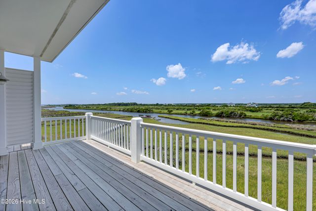 128 Sea Oaks Court, N Topsail Beach, NC 28460