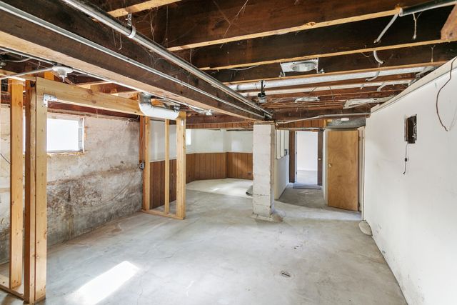 9412 S Homan Avenue, Evergreen Park, IL 60805