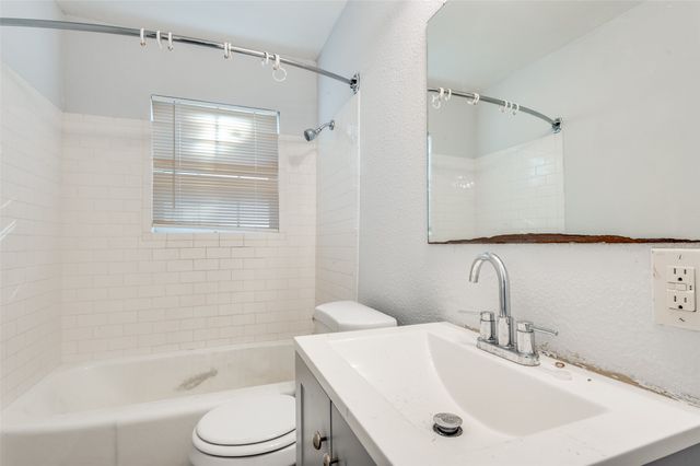 1410 S West Street S, Arlington, TX 76010