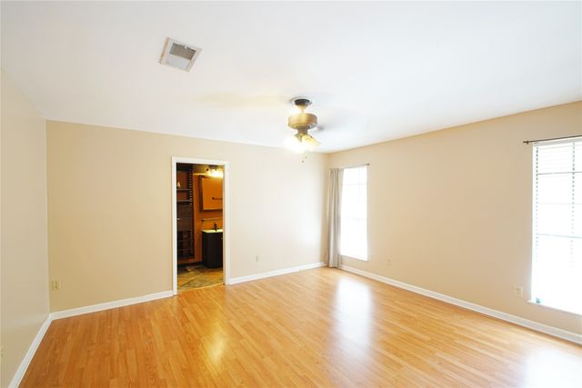 4911 Longstreet Place, Bossier City, LA 71112