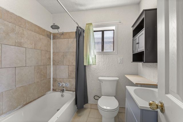 204 ABAJO Road SE, Albuquerque, NM 87102