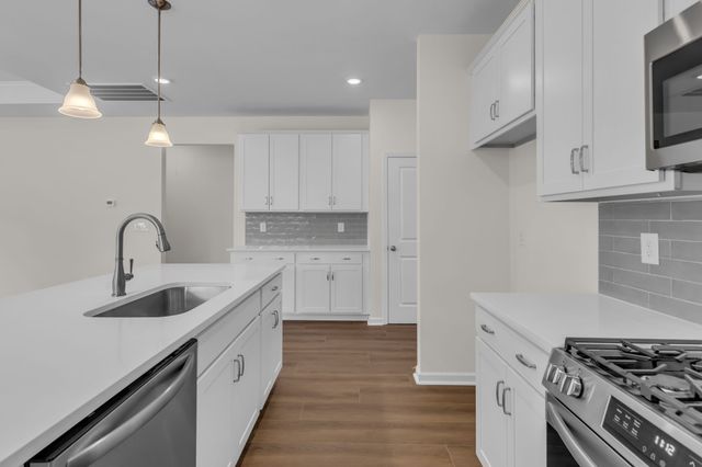 589 Nightengale Ridge Dr, Columbia, TN 38401