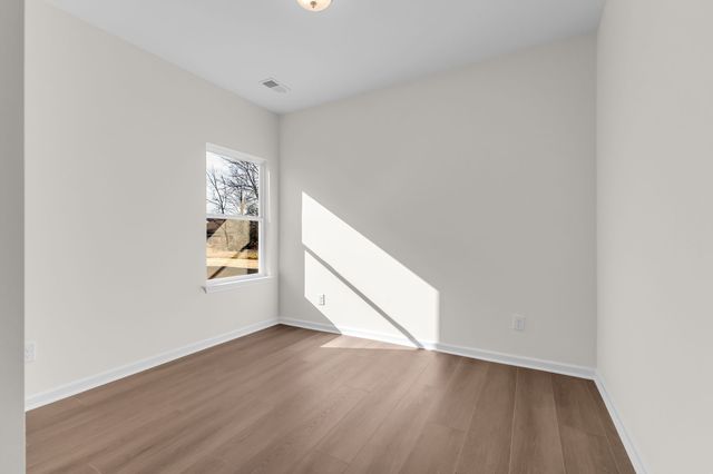 589 Nightengale Ridge Dr, Columbia, TN 38401