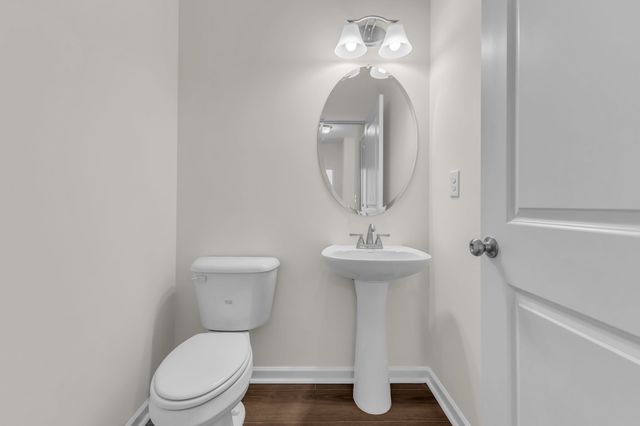 589 Nightengale Ridge Dr, Columbia, TN 38401