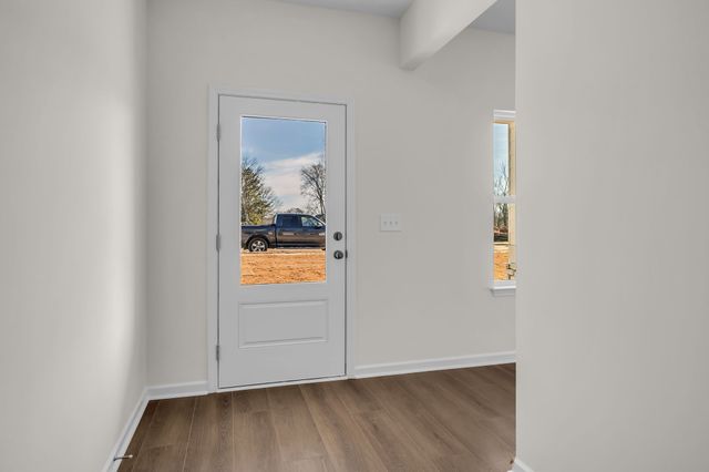 589 Nightengale Ridge Dr, Columbia, TN 38401