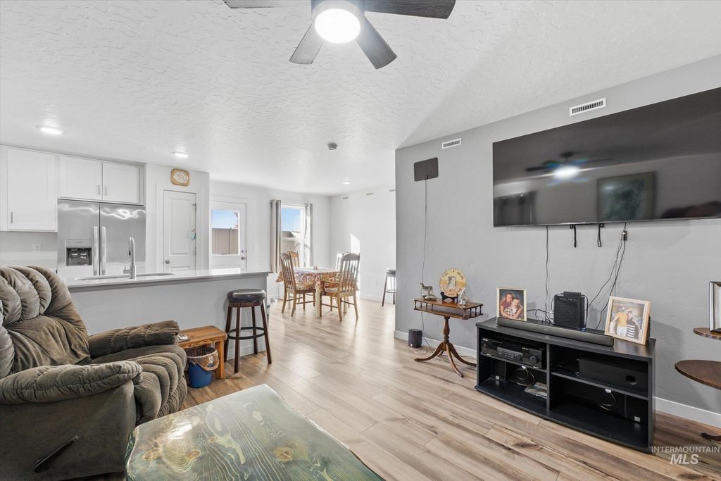 8673 E Love Ct., Nampa, ID 83687 photo 2