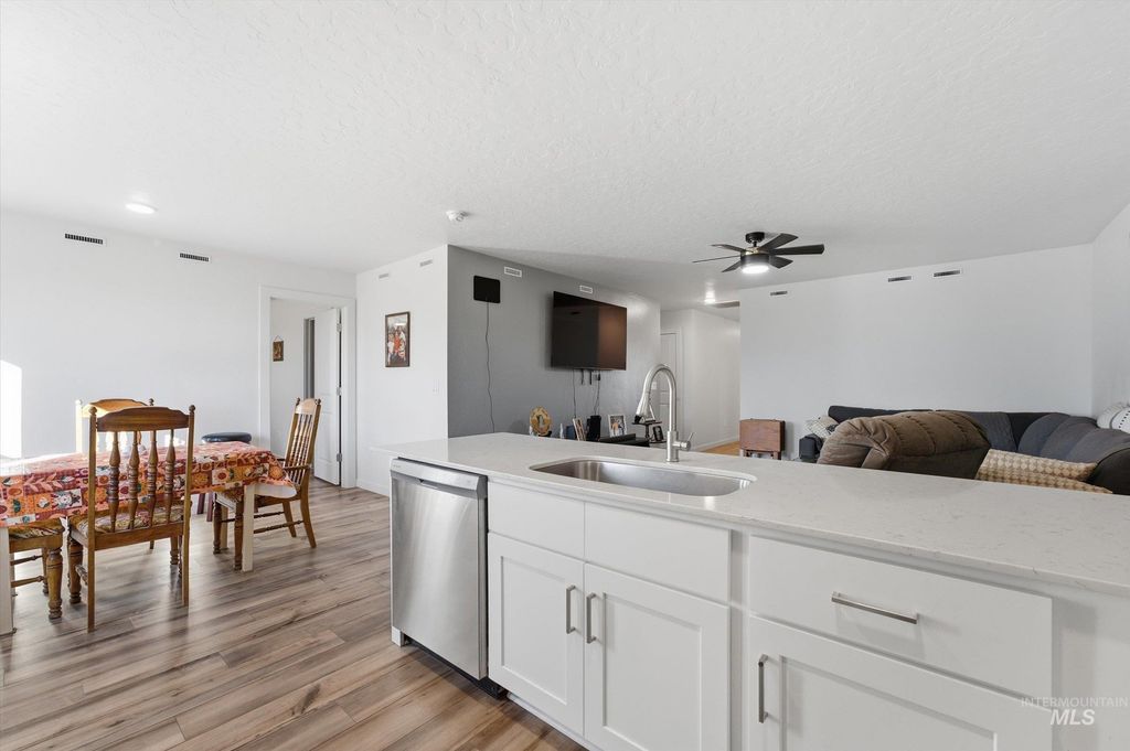 8673 E Love Ct., Nampa, ID 83687 photo 5