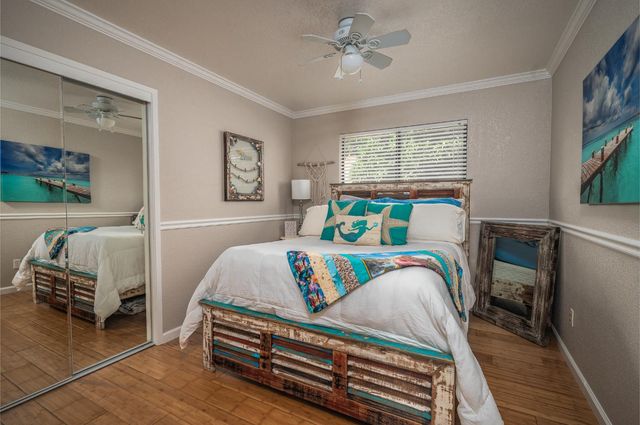 804 Hillswood Ct, Oakdale, CA 95361