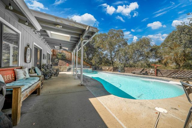 804 Hillswood Ct, Oakdale, CA 95361