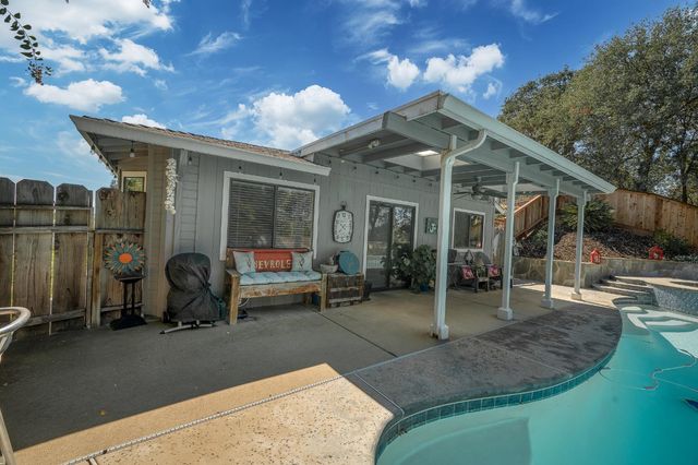 804 Hillswood Ct, Oakdale, CA 95361