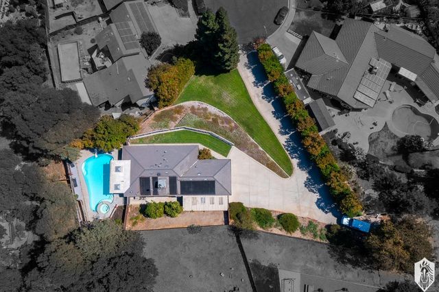 804 Hillswood Ct, Oakdale, CA 95361