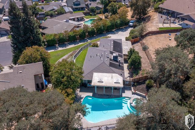 804 Hillswood Ct, Oakdale, CA 95361