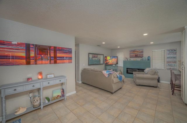 804 Hillswood Ct, Oakdale, CA 95361