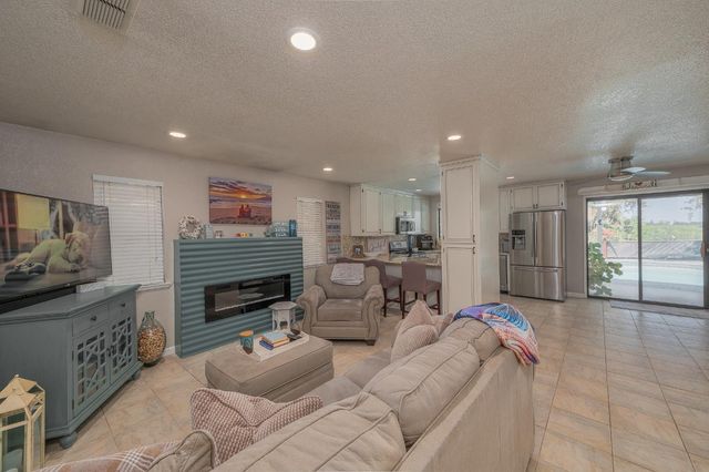 804 Hillswood Ct, Oakdale, CA 95361