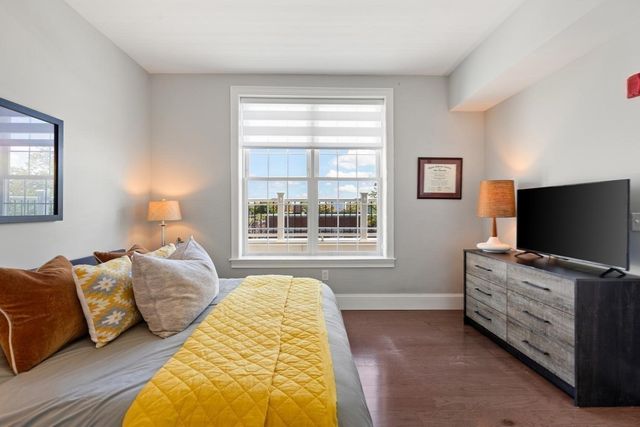 8 Sanborn Street 4011, Reading, MA 01867