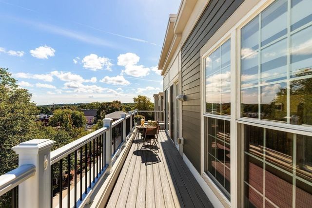 8 Sanborn Street 4011, Reading, MA 01867