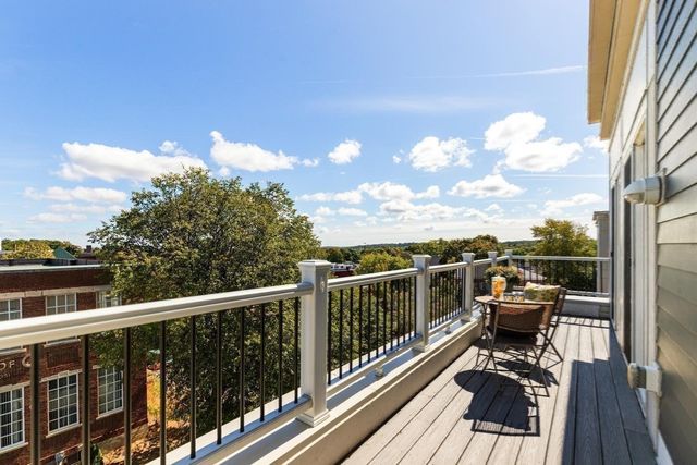 8 Sanborn Street 4011, Reading, MA 01867
