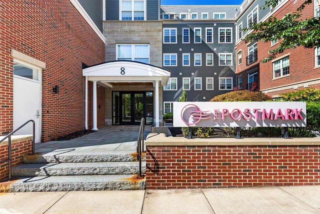 8 Sanborn Street 4011, Reading, MA 01867