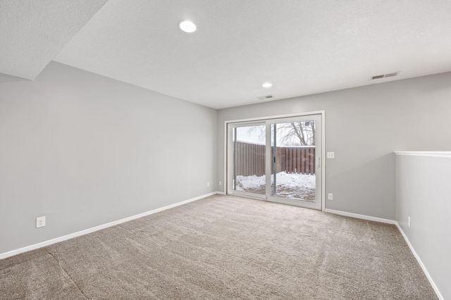 7888 Dunmore Road, Woodbury, MN 55125