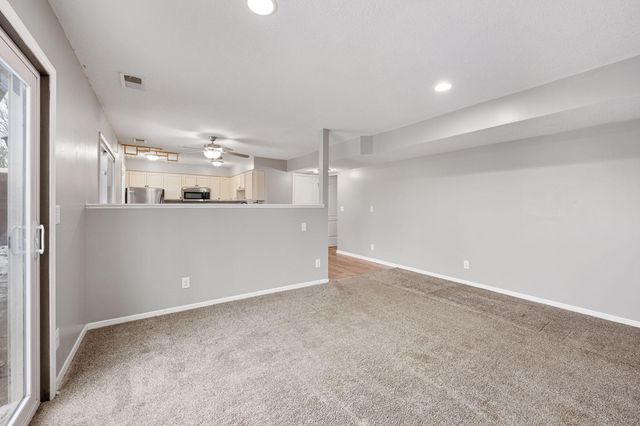 7888 Dunmore Road, Woodbury, MN 55125