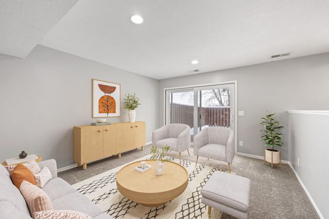 7888 Dunmore Road, Woodbury, MN 55125