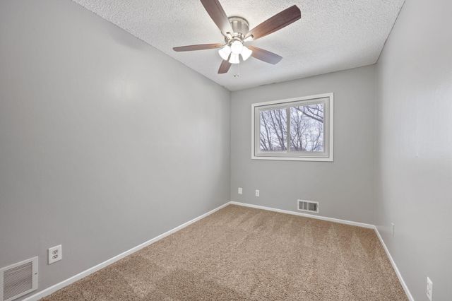 7888 Dunmore Road, Woodbury, MN 55125