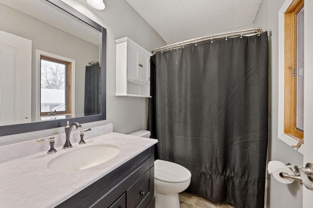 7888 Dunmore Road, Woodbury, MN 55125