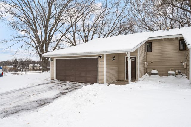 7888 Dunmore Road, Woodbury, MN 55125