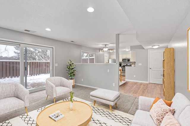 7888 Dunmore Road, Woodbury, MN 55125