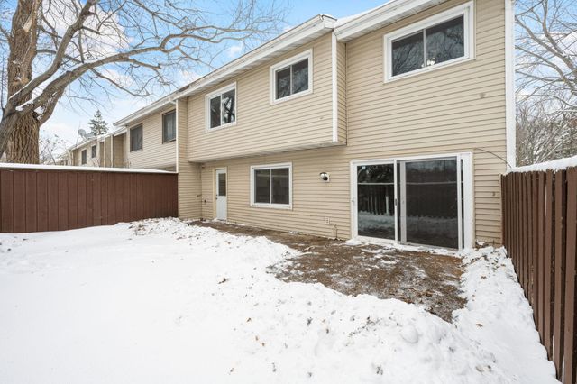 7888 Dunmore Road, Woodbury, MN 55125