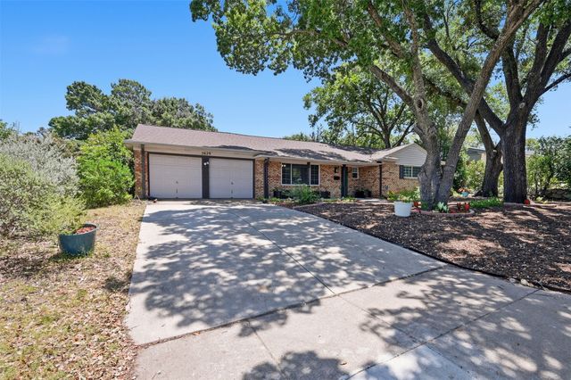 5629 Wharton Drive, Fort Worth, TX 76133