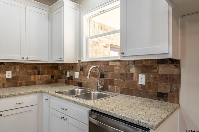 266 PR 6305, Mineola, TX 75773